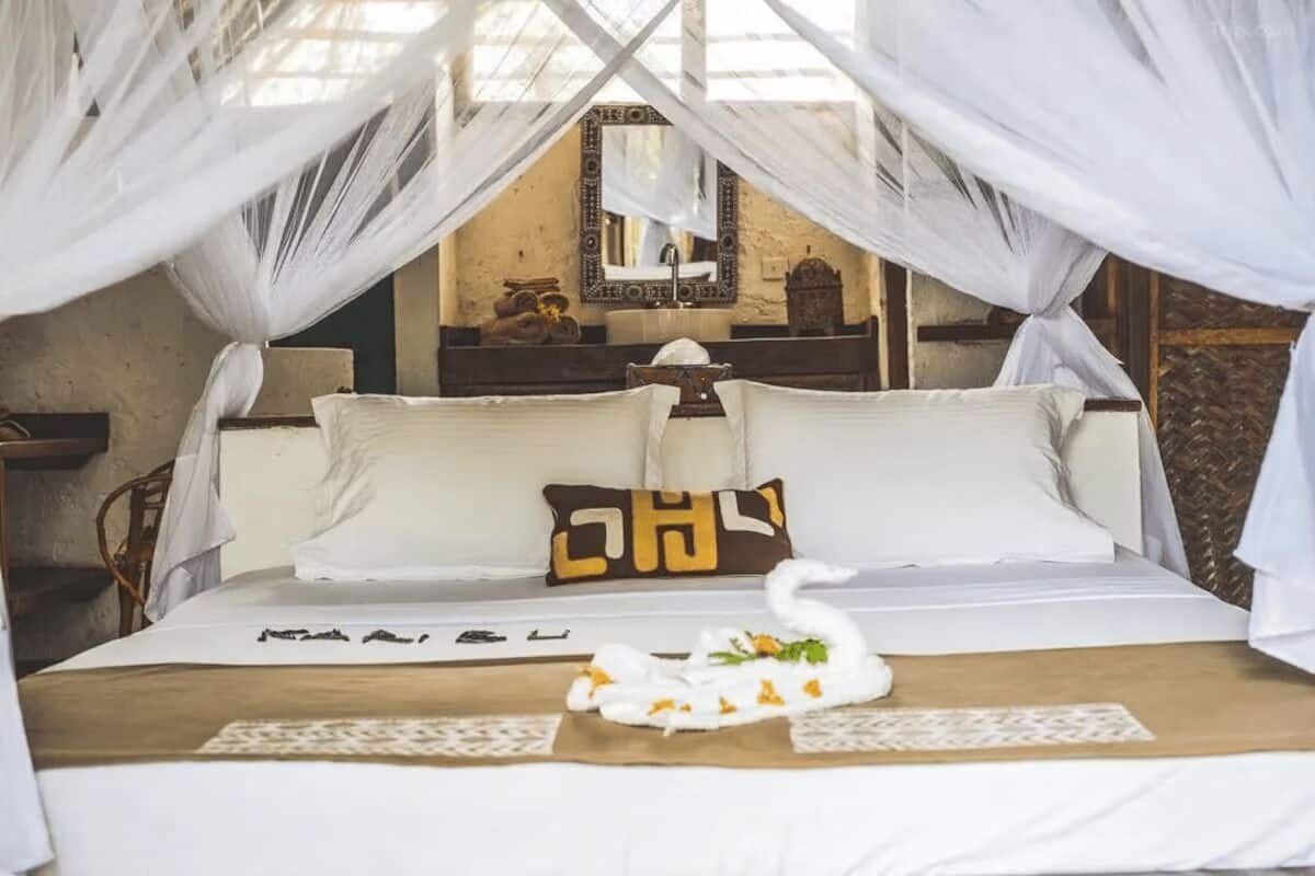 Select Comfort beds, WiFi (free), bed sheets