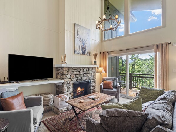 Smart TV - Beautifully updated- level entry- 3 bedroom condo (Sugar Mountain)