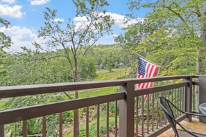 Property grounds - Beautifully updated- level entry- 3 bedroom condo (Sugar Mountain)