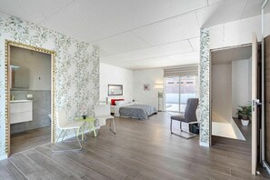 4 Schlafzimmer, Bügeleisen/Bügelbrett, Internetzugang, Bettwäsche