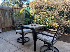 Outdoor dining - Fantastic 3-bedroom house with AC in sunny San Diego (San Diego)