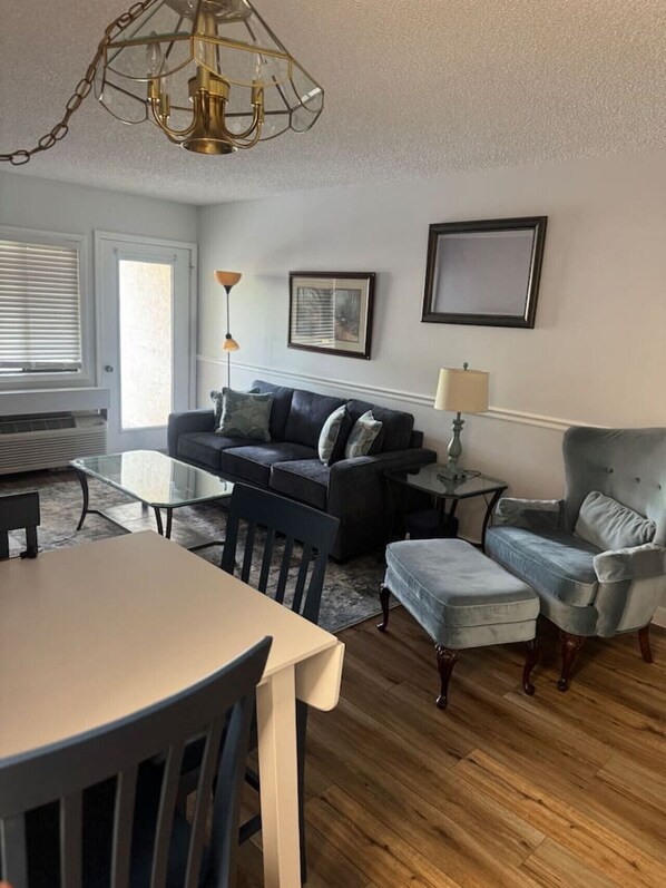 Smart TV, fireplace - Evergreen Escape: New! *Walk to Gatlinburg!* 2BR w/Balcony*Comm Pool (Gatlinburg)