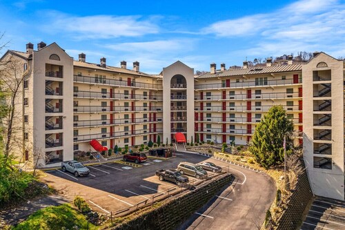 Evergreen Escape: New! *Walk to Gatlinburg!* 2BR w/Balcony*Comm Pool