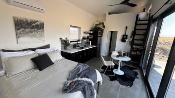 1 bedroom, internet, bed sheets