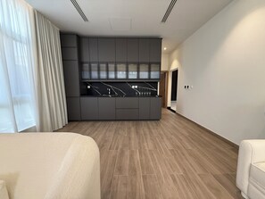 5 chambres, fer et planche à repasser, Wi-Fi, draps fournis