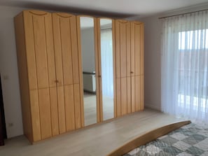 2 Schlafzimmer, Bügeleisen/Bügelbrett, Reisekinderbett, WLAN
