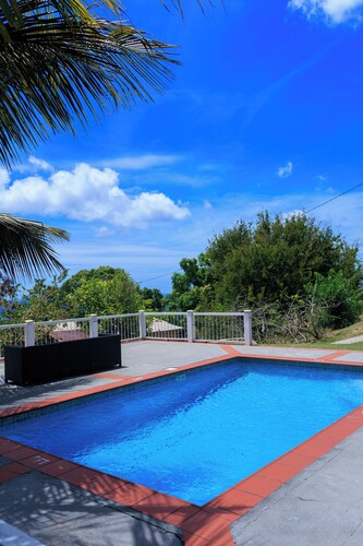    4-bedroom house in marvelous Choiseul with fitness room, AC