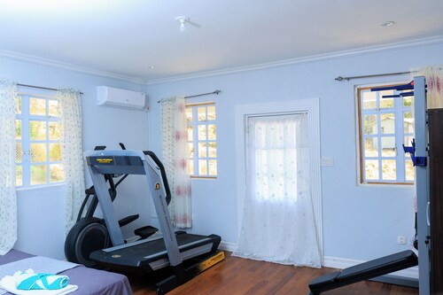    4-bedroom house in marvelous Choiseul with fitness room, AC