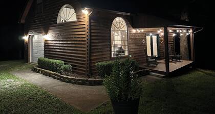 Ride or Drive the "Tail of the Dragon"-Smoky Mountain Cabin