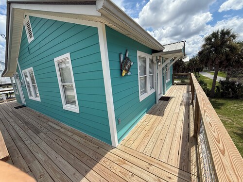 Tranquil 3-bedroom house on Canal in Horseshoe Beach.