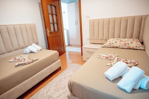 Iron/ironing board, WiFi, bed sheets