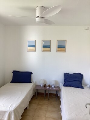 4 chambres, fer et planche à repasser, Wi-Fi, draps fournis