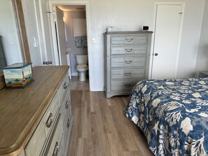 2 chambres, fer et planche à repasser, accès Internet, draps fournis