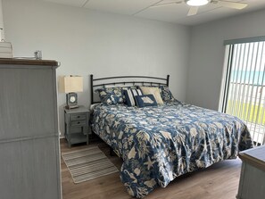 2 chambres, fer et planche à repasser, accès à Internet, literie fournie