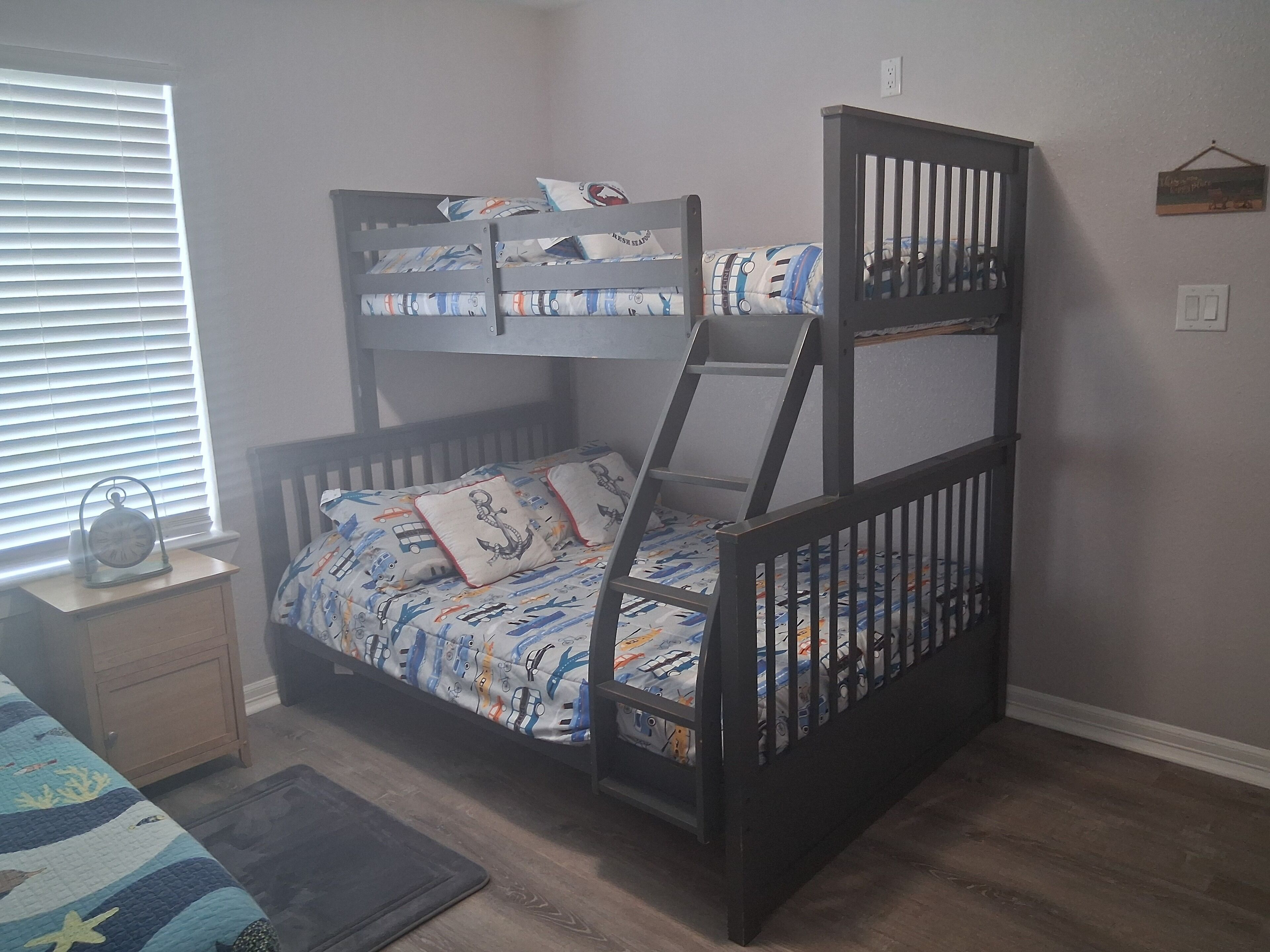 3 makuuhuonetta, silitysrauta/-lauta, internet, vuodevaatteet