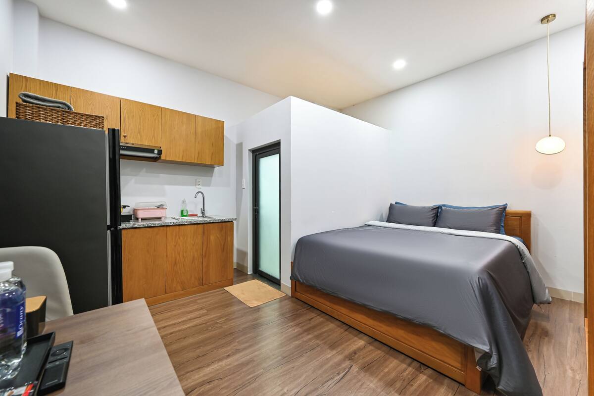 Standard-dobbeltværelse | Skrivebord, mørklægningsgardiner, lydisolering, gratis Wi-Fi