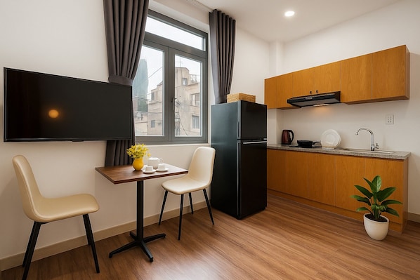 Standard Double Room | Desk, blackout drapes, soundproofing, free WiFi