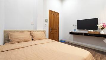 Superior Double Room | Desk, blackout drapes, soundproofing, free WiFi