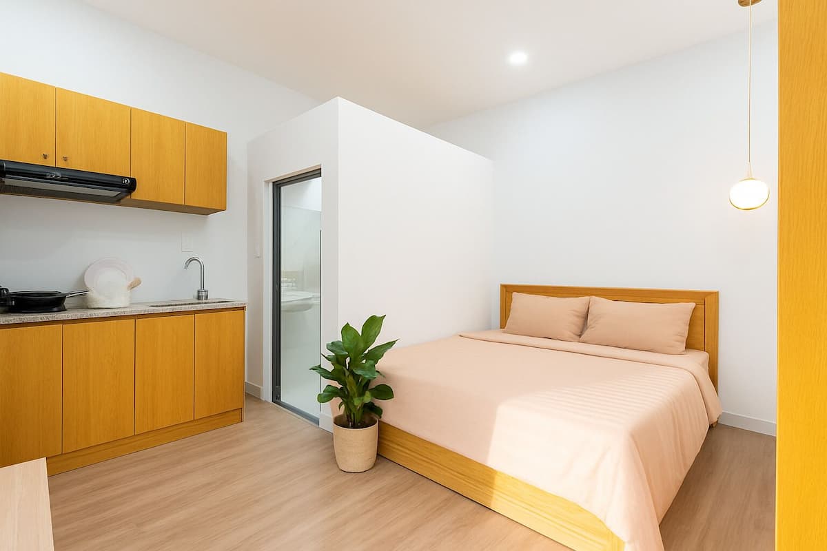 Standard Double Room | Desk, blackout drapes, soundproofing, free WiFi
