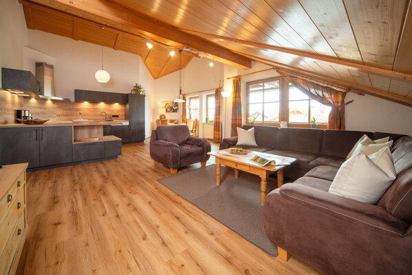 Apartment, 2 Bedrooms, Garden View