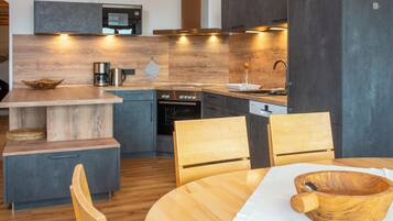 Apartment, 2 Bedrooms, Garden View