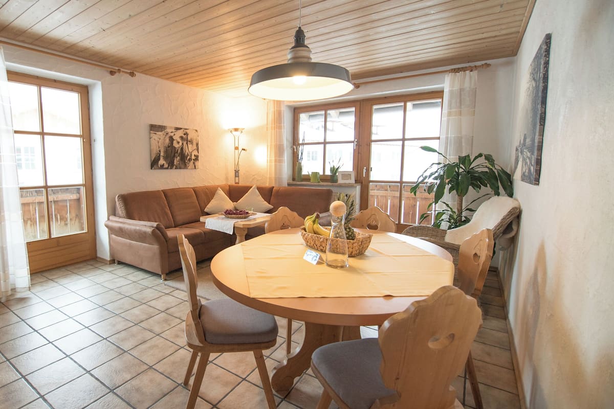 Appartement, 3 chambres, cuisine, vue lac | Coin séjour