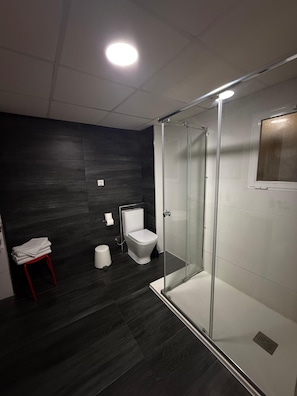 Chambre Triple | Salle de bain