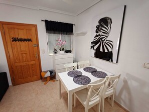 Dining - White House near Playa Flamenca Beach and Zenia Boulevard for 8 people (VC)