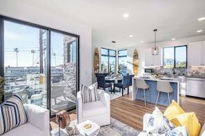 TV, fireplace, offices