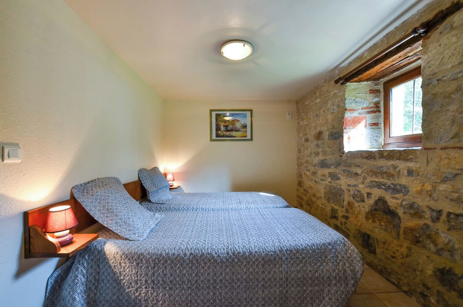 9 chambres, Wi-Fi, literie fournie