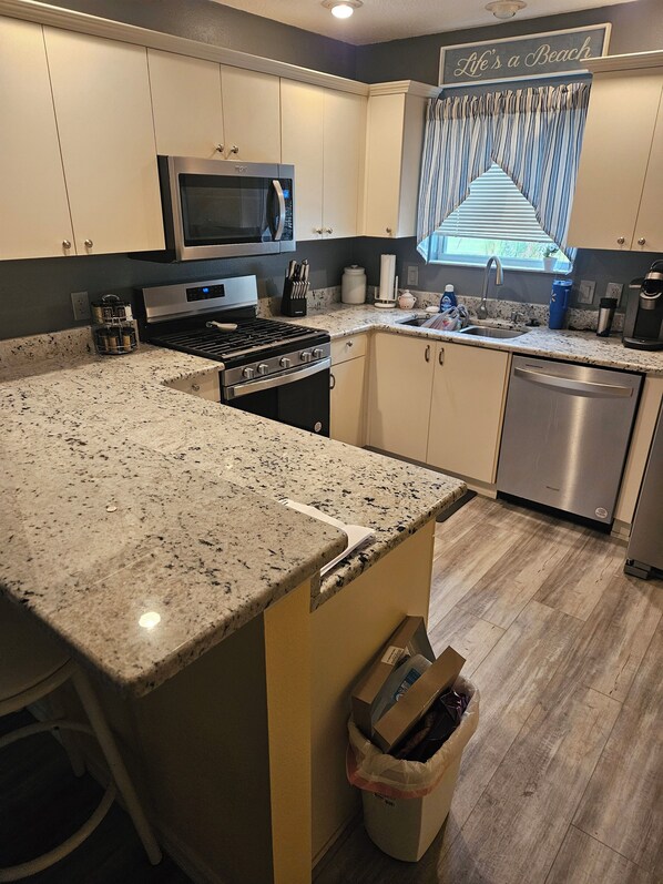 Microwave, oven, stovetop, dishwasher