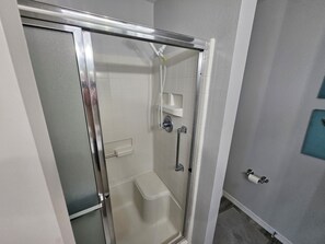 Toallas y papel de baño