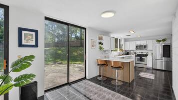 KylskÄp, mikrovÄgsugn, ugn och diskmaskin