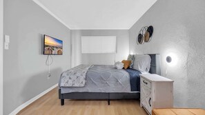 1 bedroom, desk, iron/ironing board, WiFi