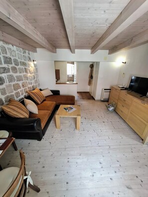 Living area - Pleasant apartment with AC in charming Dubrovnik (Dubrovnik)
