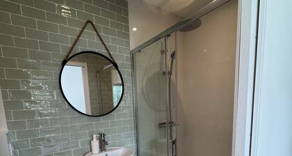 Cosy studio in quiet location, Questembert town center