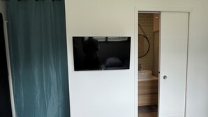 Room - Cosy studio in quiet location, Questembert town center (Questembert)