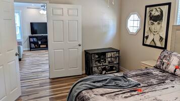 4 makuuhuonetta, internet, vuodevaatteet