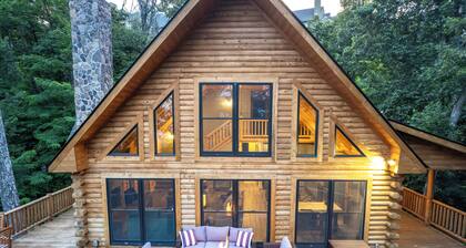 New Build! Log Cabin with Hot Tub in Wintergreen