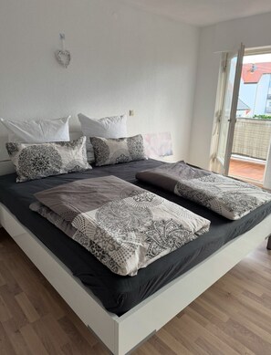 2 bedrooms, iron/ironing board, free WiFi, bed sheets - Vacation apartment Winterlingen (Winterlingen)