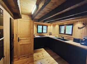 Micro-ondes, four, plaque de cuisson, lave-vaisselle