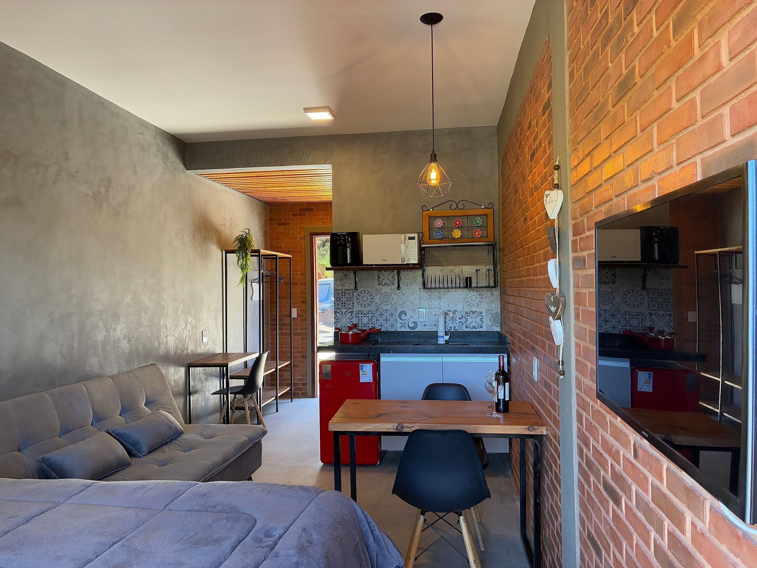 Huoneisto | Työpöytä, kannettavalle tietokoneelle sopiva työtila, ilmainen Wi-Fi