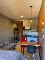 Apartment | Private kitchen | Mini-fridge, microwave, stovetop, coffee/tea maker