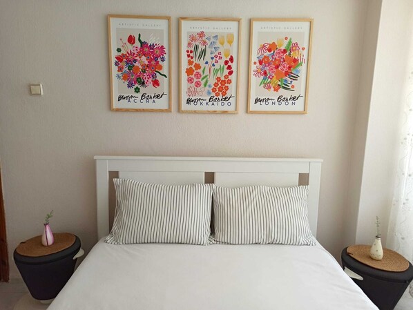 3 chambres, fer et planche à repasser, Wi-Fi, draps fournis