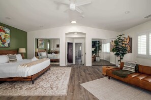5 habitaciones, tabla de planchar con plancha, wifi y ropa de cama 
