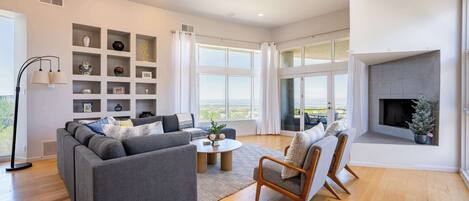 Smart TV, fireplace, offices