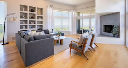 ‼️Luxury 4BR Retreat w/ Mountain views