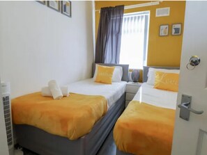 2 bedrooms, iron/ironing board, free WiFi, bed sheets
