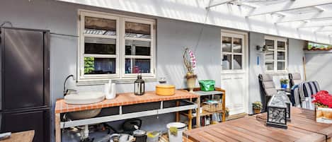 House | Outdoor dining