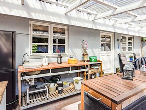 House | Outdoor dining